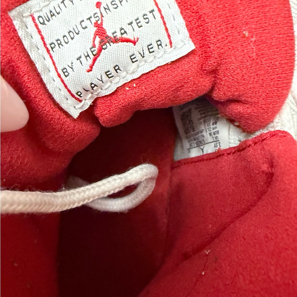 Jordan 11 2.5y High-Top Sneaker in White and Red - Picture 10 of 10